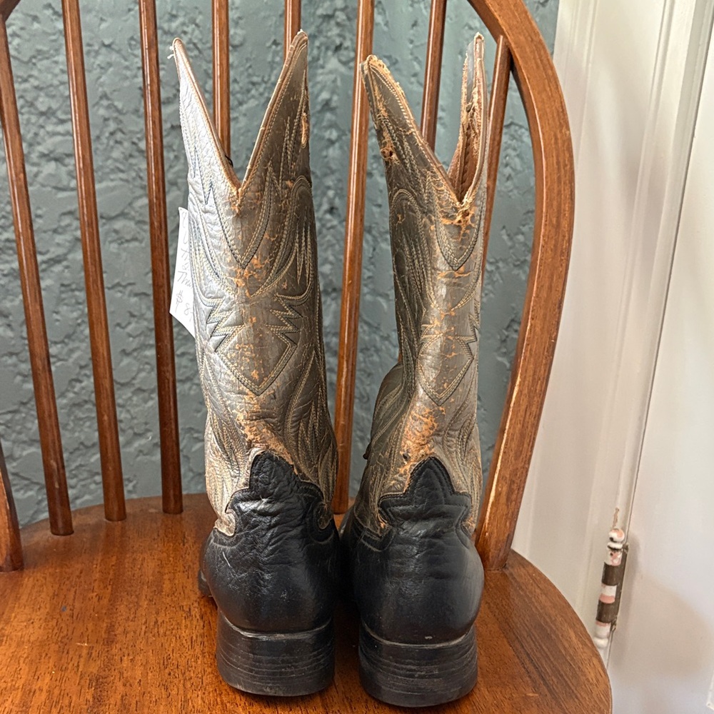 Vintage Black and Gray Leather Cowboy Boots - Picture 7 of 8
